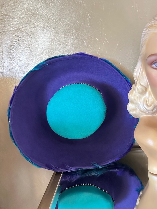 DESIGNER 1980s\'/90s\' AQUA & PURPLE  FELT \